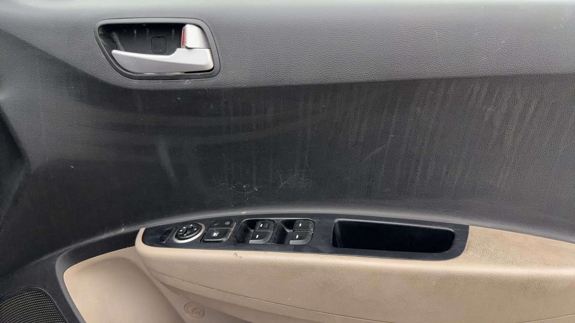 View 2017 Hyundai Grand i10 Sportz 1.2 Kappa Image 33 Used 2017 Hyundai Grand i10 Sportz 1.2 Kappa Image 33