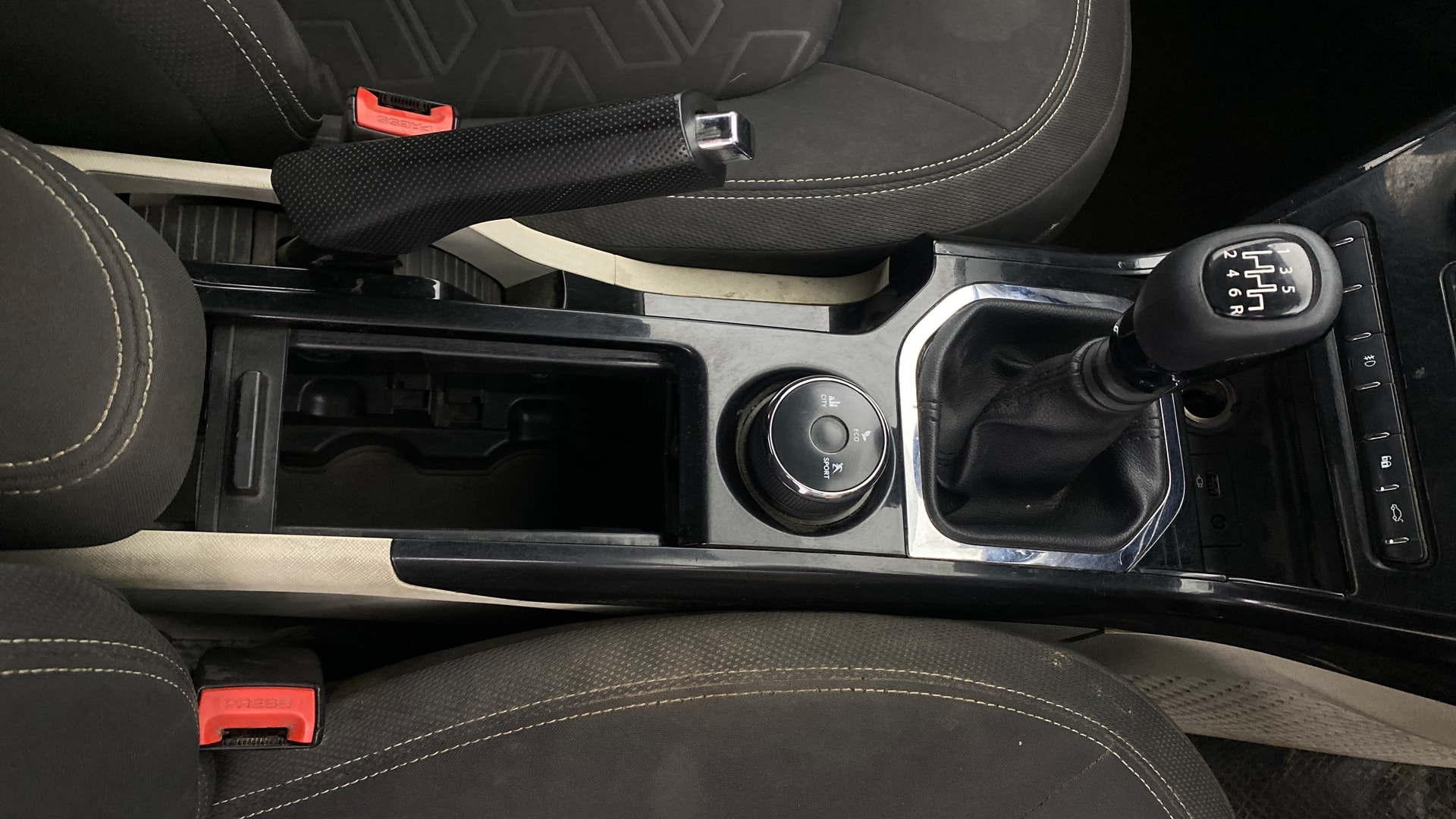 View 2020 Tata Nexon XZ Plus Diesel Image 39 Used 2020 Tata Nexon XZ Plus Diesel Image 39