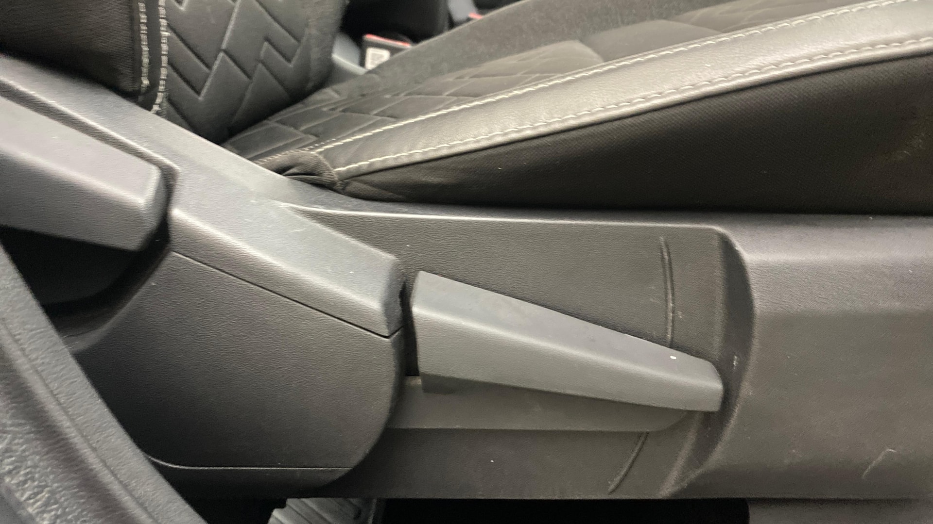 View 2022 Nissan Magnite Turbo XV Premium CVT Image 11 Used 2022 Nissan Magnite Turbo XV Premium CVT Image 11