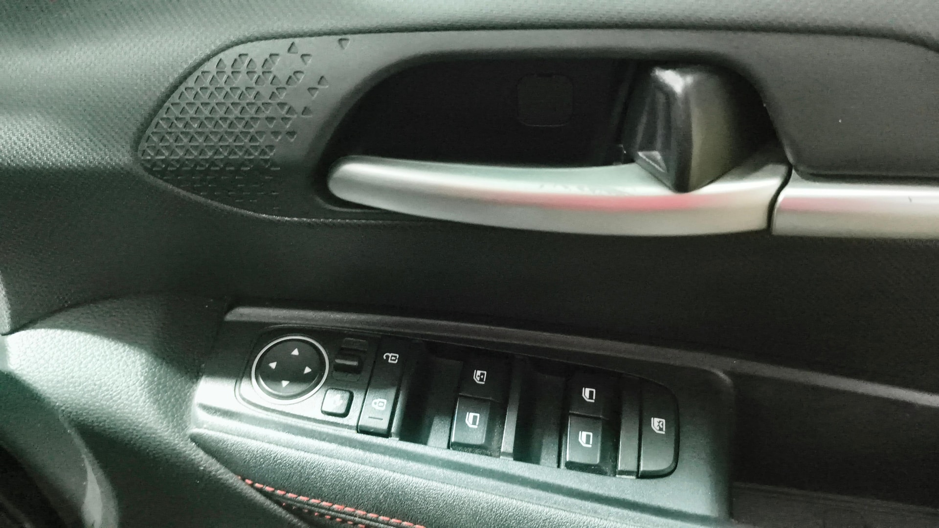 View 2023 Kia Sonet GTX Plus DCT Petrol Image 35 Used 2023 Kia Sonet GTX Plus DCT Petrol Image 35