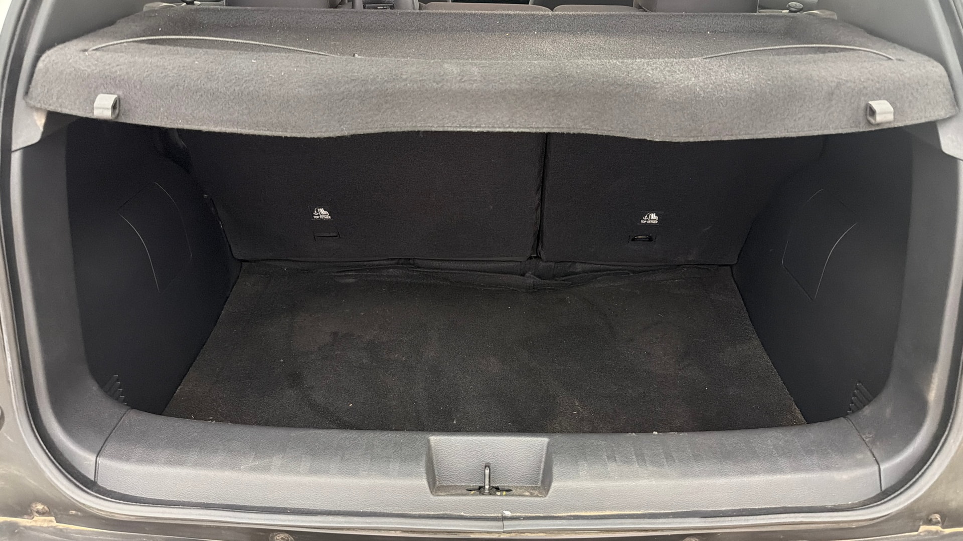 View 2025 Nissan Magnite Visia Plus B4D 1.0 Petrol MT Image 6 Used 2025 Nissan Magnite Visia Plus B4D 1.0 Petrol MT Image 6
