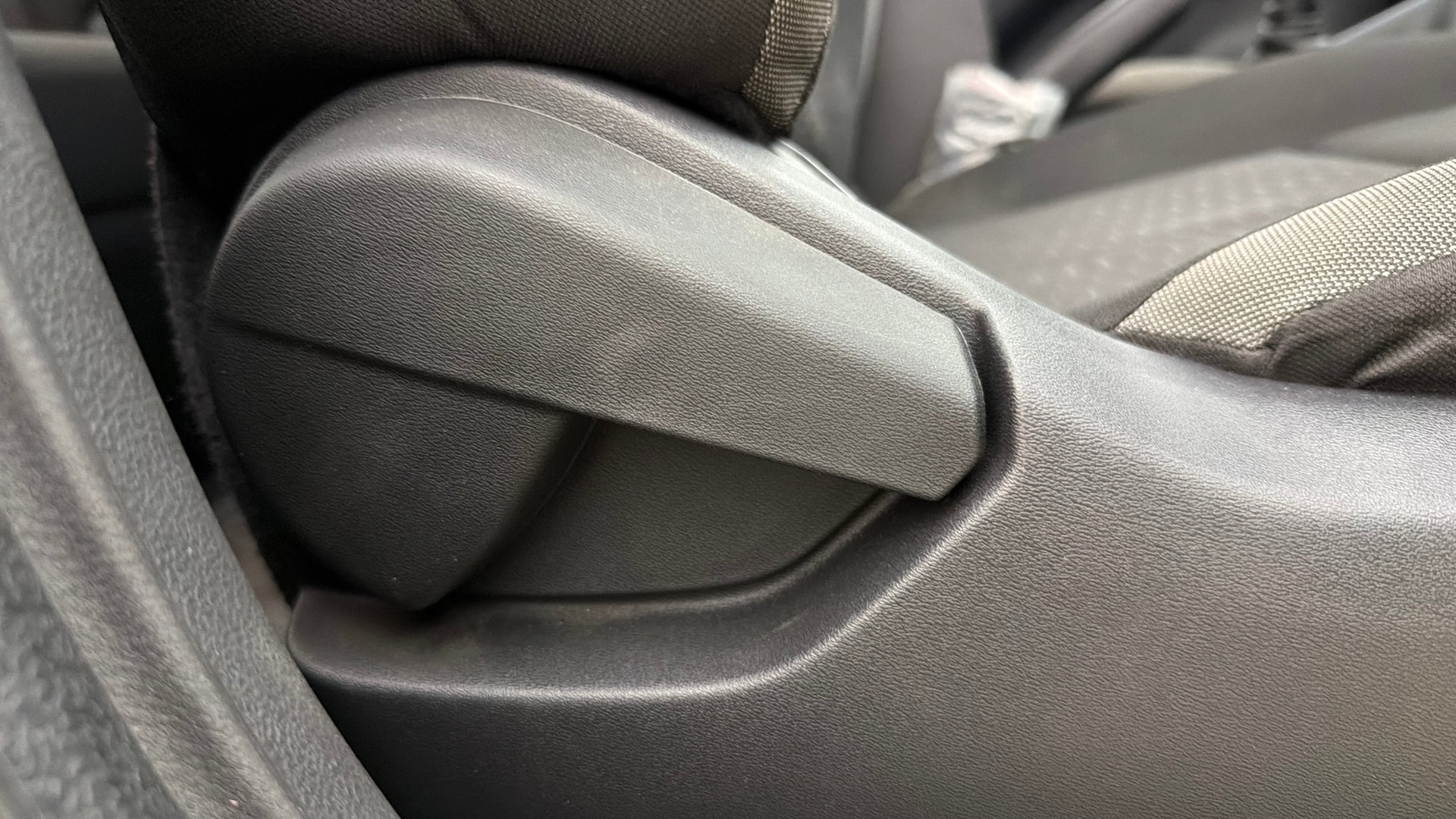 View 2025 Nissan Magnite Visia Plus B4D 1.0 Petrol MT Image 10 Used 2025 Nissan Magnite Visia Plus B4D 1.0 Petrol MT Image 10