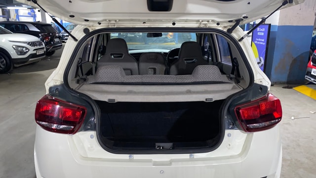 View Mahindra KUV100 Image 10 Used Mahindra KUV100 Image 10