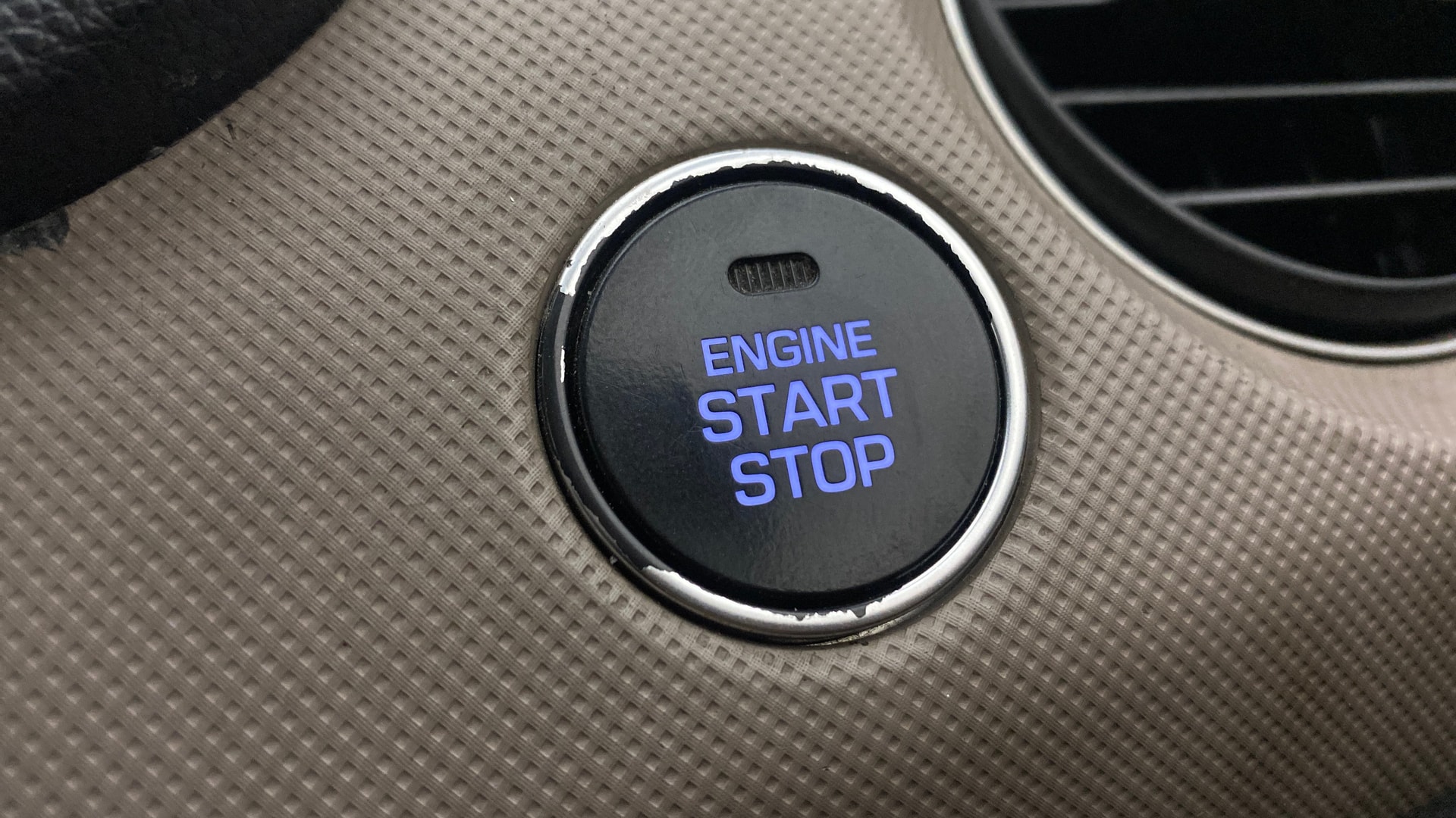 View 2015 Hyundai Grand i10 Asta AT 1.2 Kappa VTVT Image 33 Used 2015 Hyundai Grand i10 Asta AT 1.2 Kappa VTVT Image 33