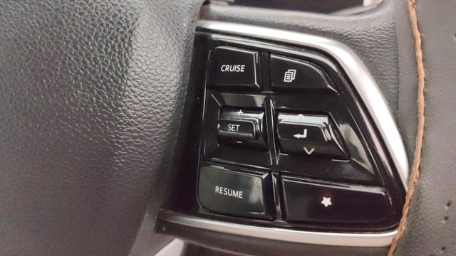 View Mahindra XUV700 Image 3 Used Mahindra XUV700 Image 3