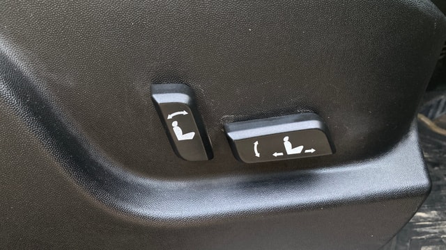 View Mahindra XUV500 Image 12 Used Mahindra XUV500 Image 12