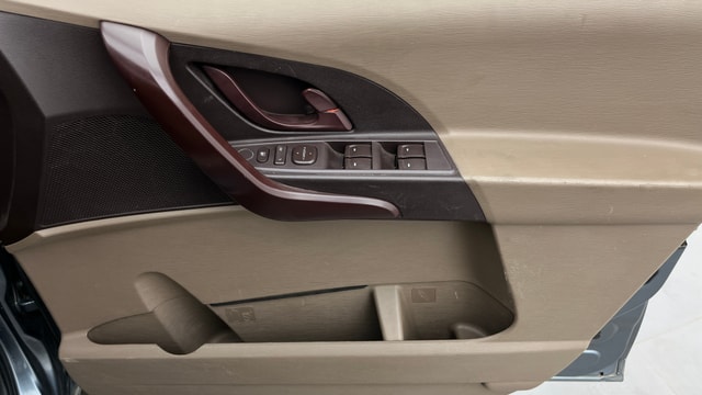 View Mahindra XUV500 Image 34 Used Mahindra XUV500 Image 34