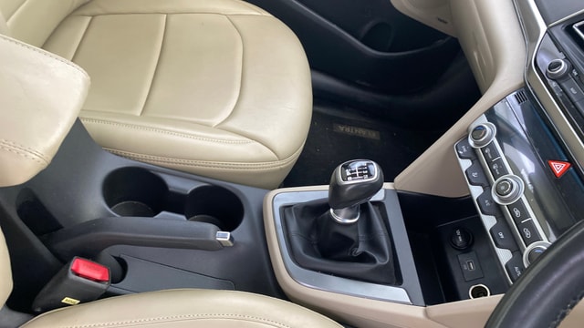 View Hyundai Elantra Image 42 Used Hyundai Elantra Image 42