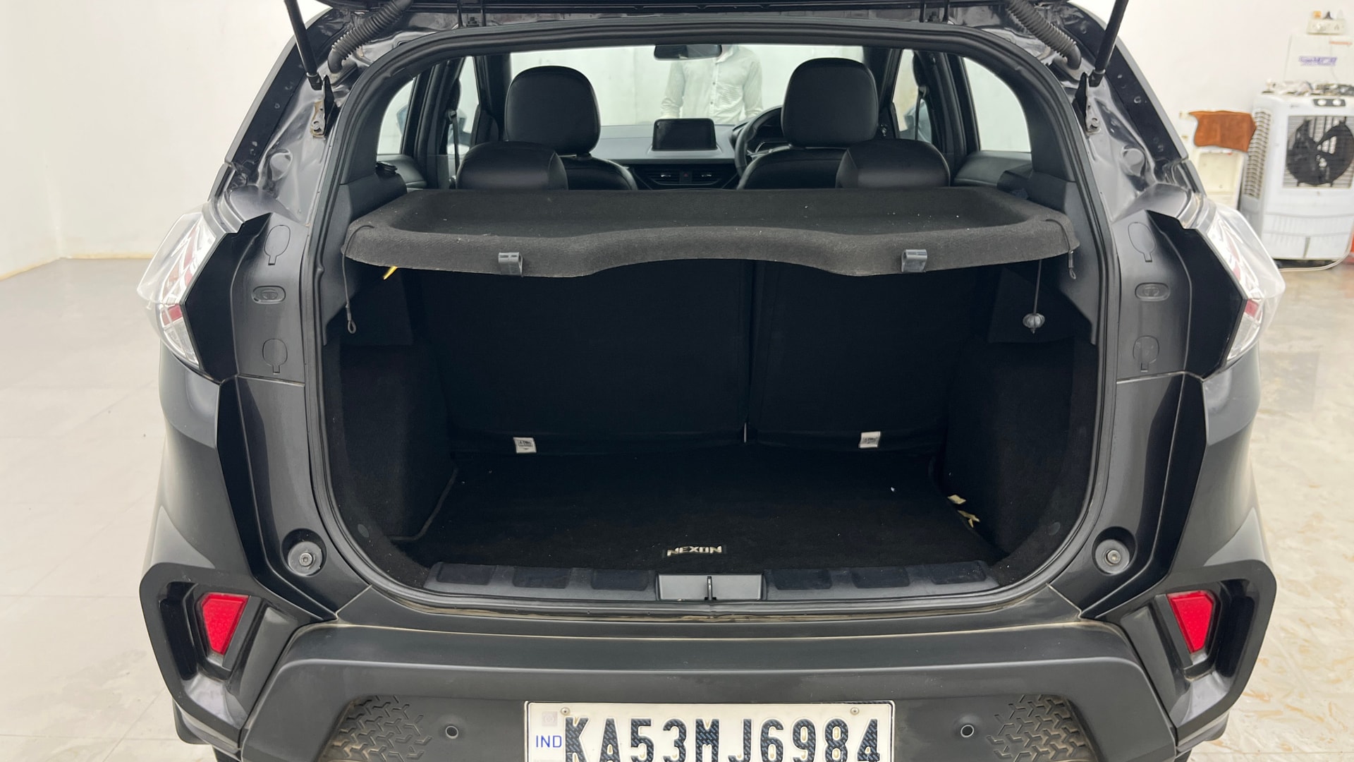 View 2022 Tata Nexon Revotron XE Image 7 Used 2022 Tata Nexon Revotron XE Image 7