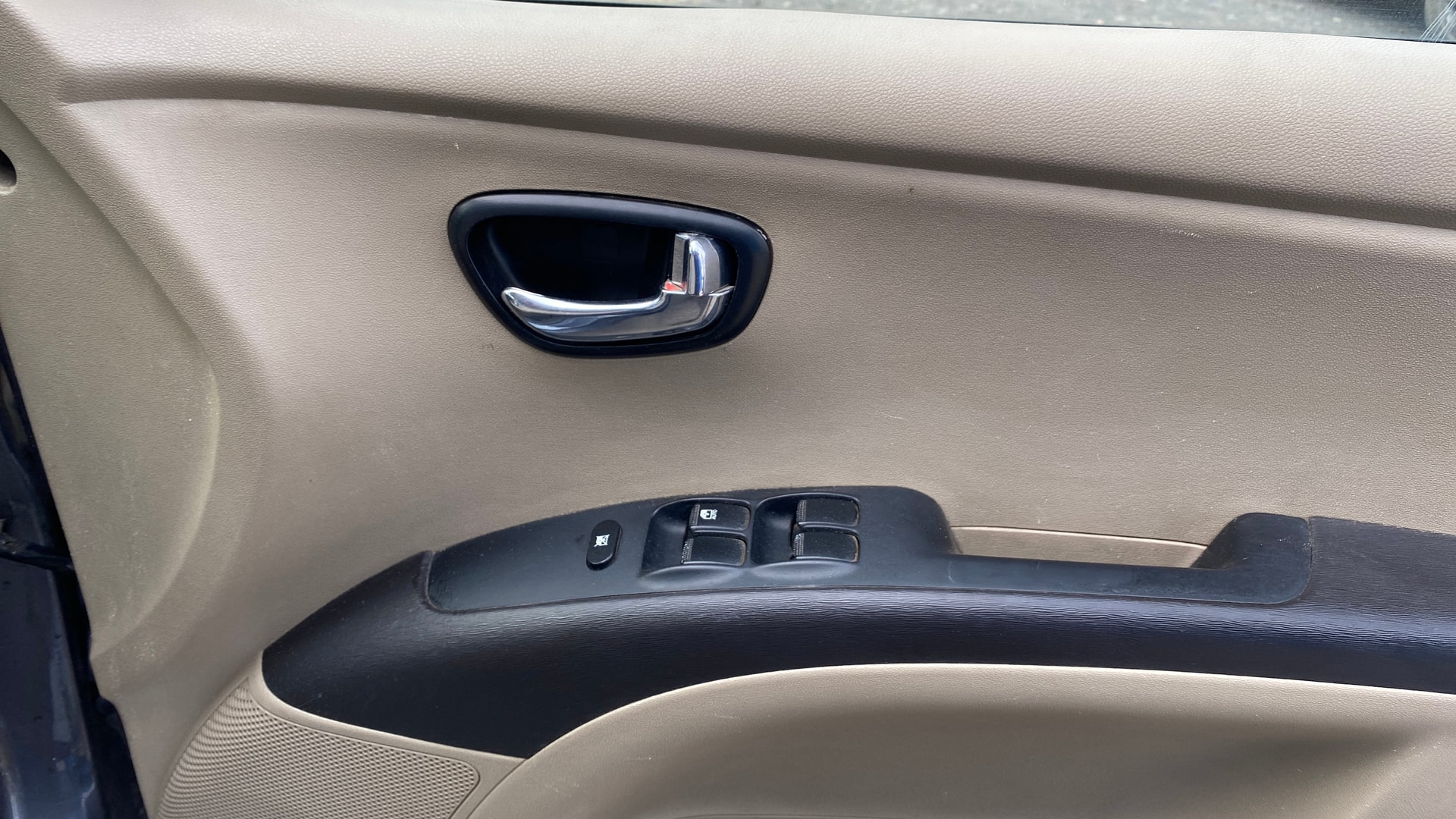 View 2014 Hyundai i10 1.2 Asta MT Image 36 Used 2014 Hyundai i10 1.2 Asta MT Image 36