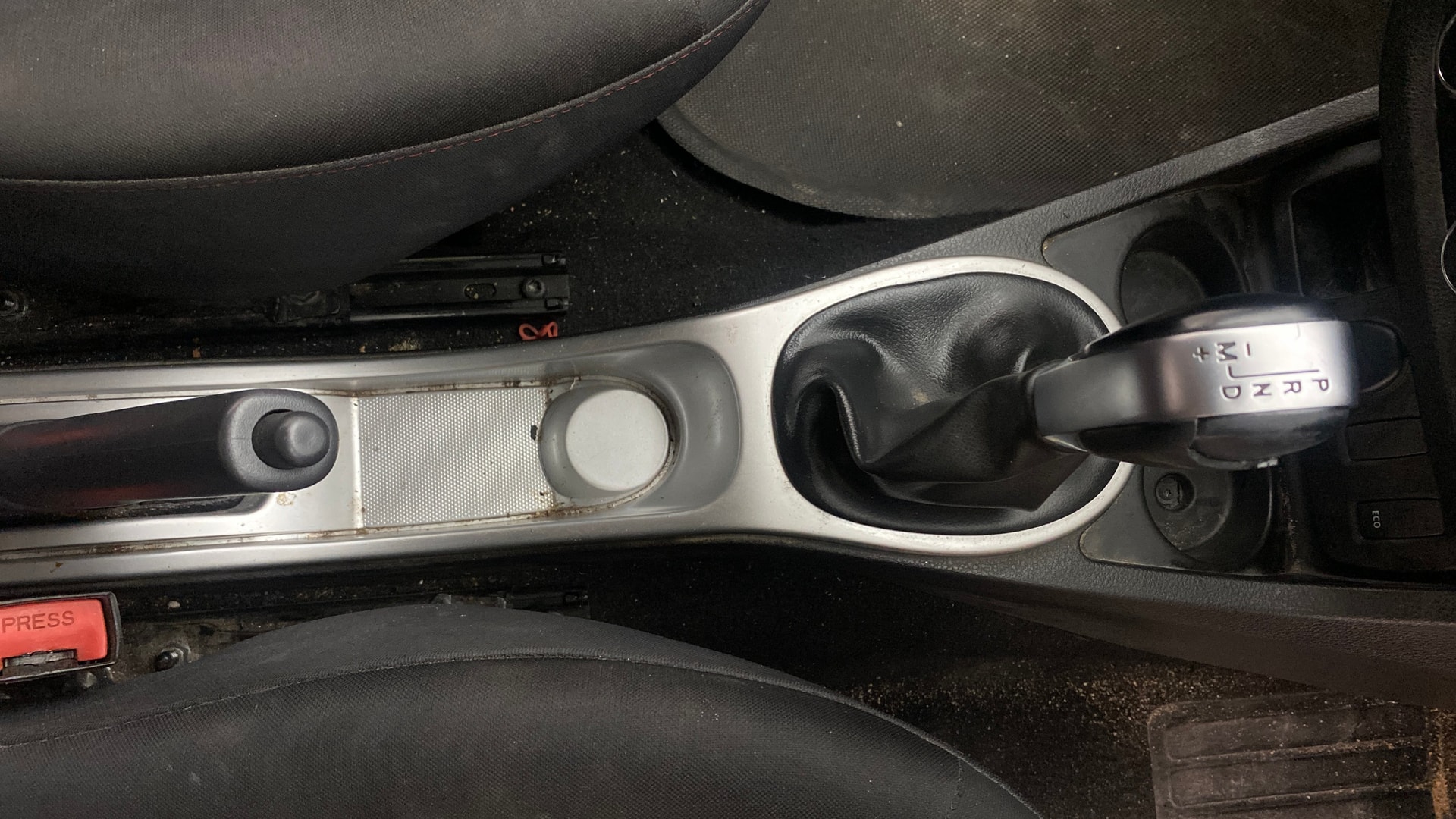 View 2018 Renault Duster Petrol RxS CVT Petrol Image 38 Used 2018 Renault Duster Petrol RxS CVT Petrol Image 38
