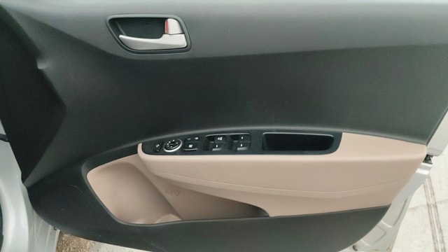 View Hyundai Grand i10 Image 32 Used Hyundai Grand i10 Image 32