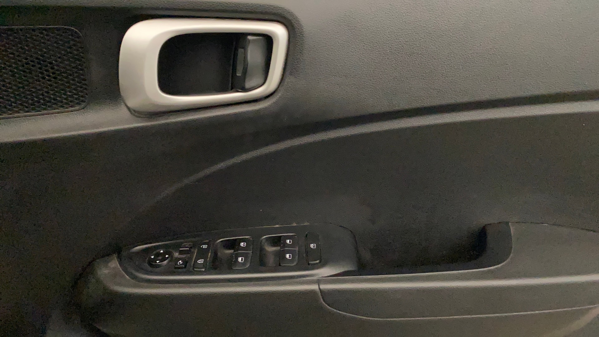 View 2019 Hyundai Venue SX Plus 1.0 Petrol AT Image 38 Used 2019 Hyundai Venue SX Plus 1.0 Petrol AT Image 38