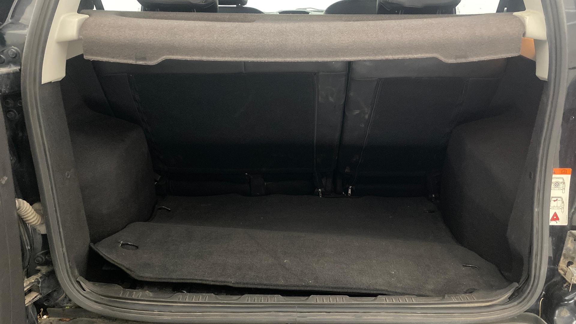 View 2016 Ford EcoSport 1.5 TDCi Diesel Ambiente BS IV Image 10 Used 2016 Ford EcoSport 1.5 TDCi Diesel Ambiente BS IV Image 10