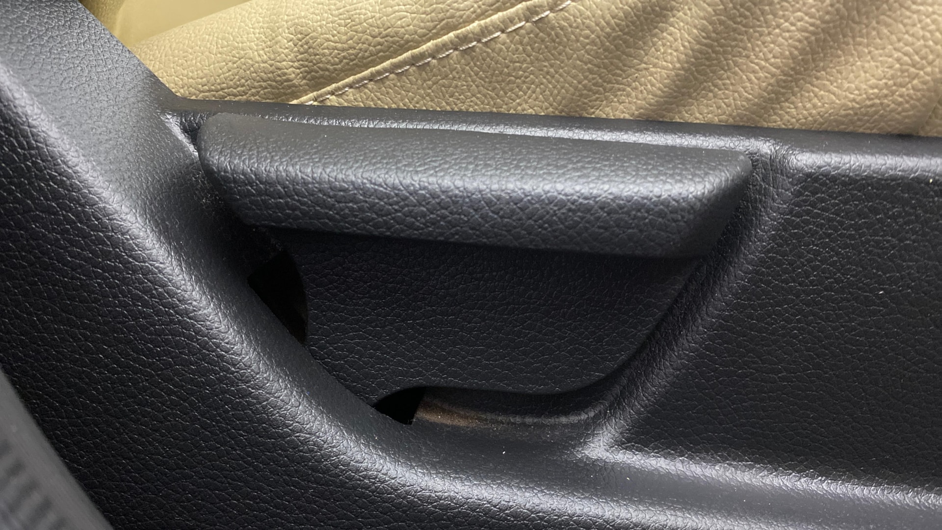 View 2019 Hyundai EON Magna Plus Image 10 Used 2019 Hyundai EON Magna Plus Image 10