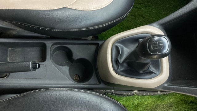 View Hyundai Grand i10 Image 38 Used Hyundai Grand i10 Image 38