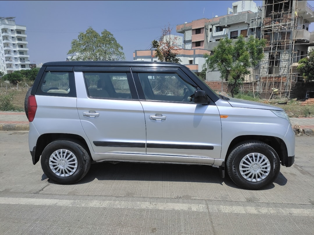 TUV300 image 6 TUV300 image 6