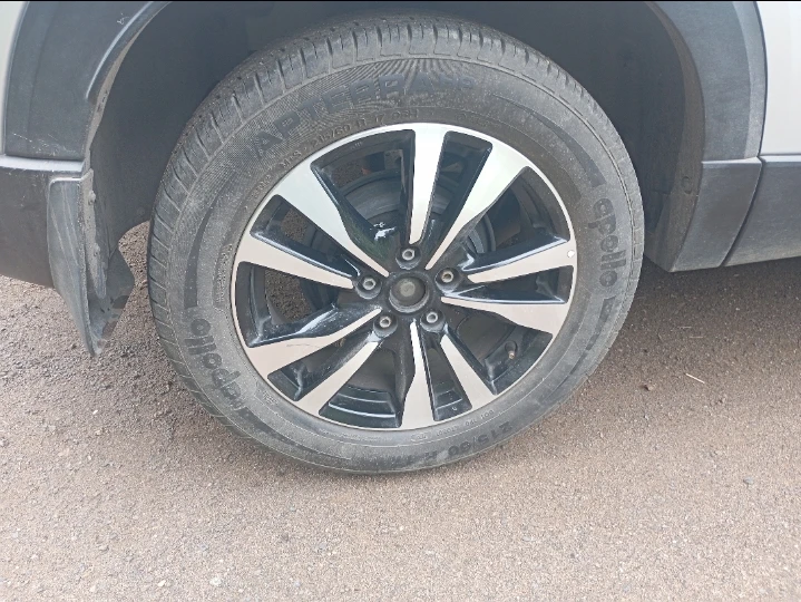 Kicks image 9 Kicks image 9