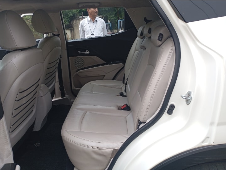 XUV300 image 17 XUV300 image 17