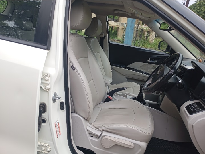 XUV300 image 14 XUV300 image 14