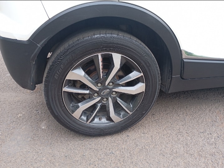 XUV300 image 9 XUV300 image 9