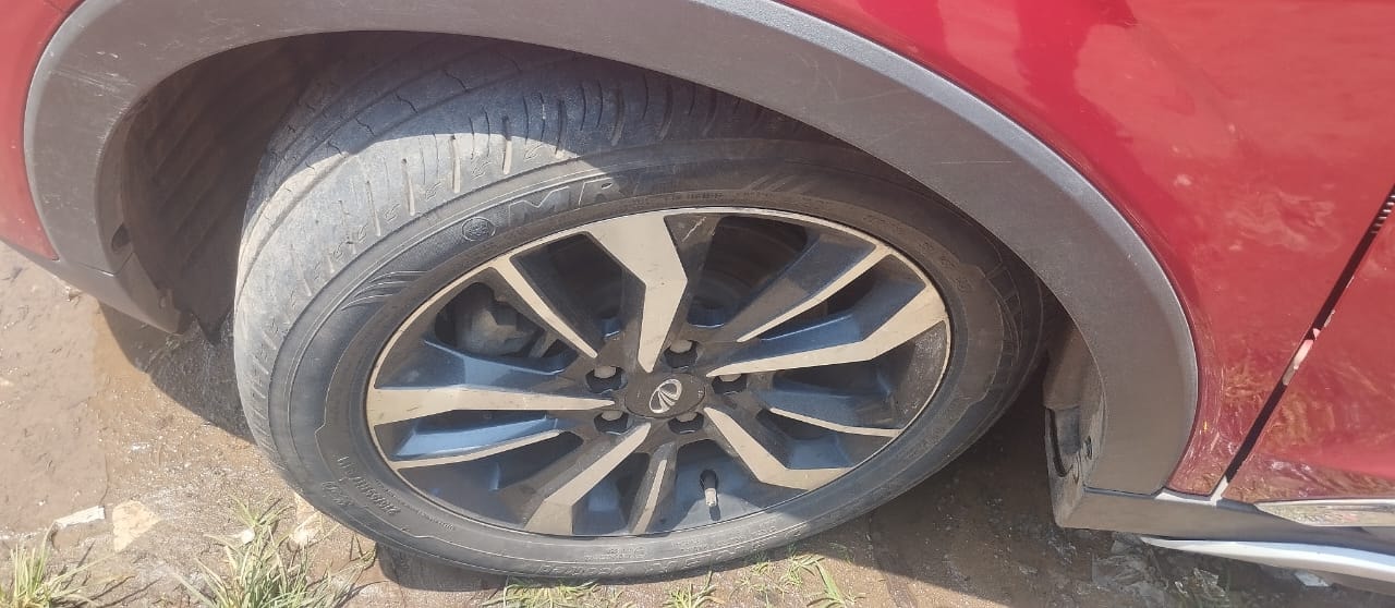 XUV300 image 9 XUV300 image 9