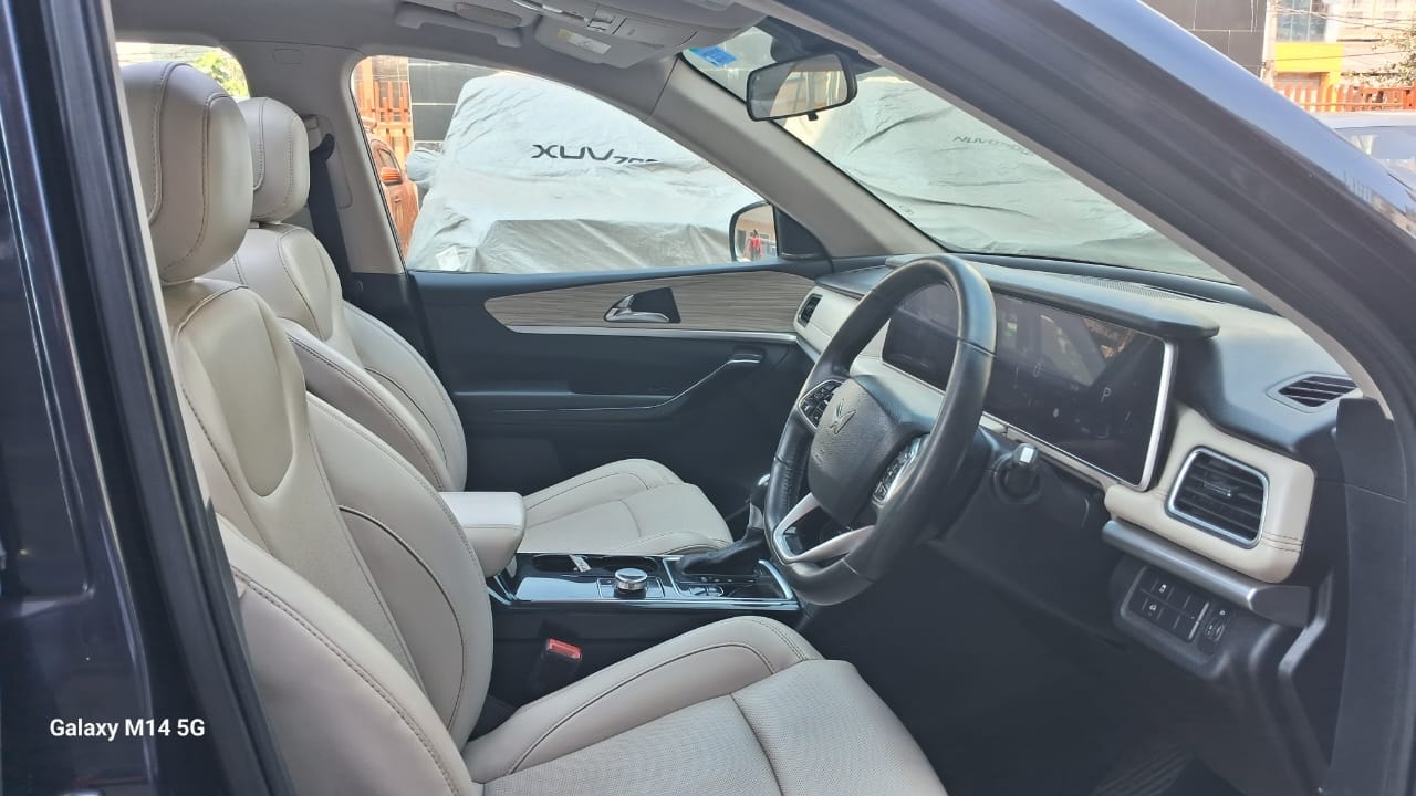 XUV700 image 11 XUV700 image 11