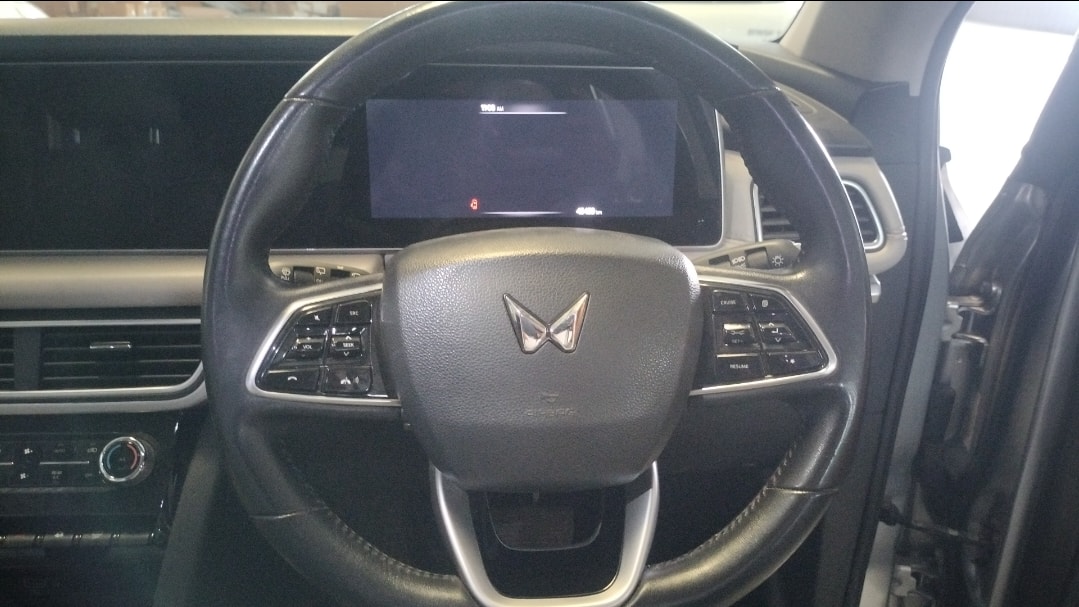 XUV700 image 13 XUV700 image 13