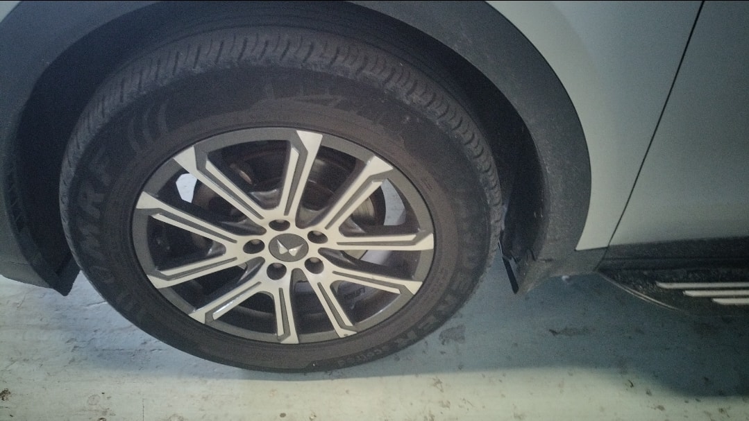 XUV700 image 9 XUV700 image 9