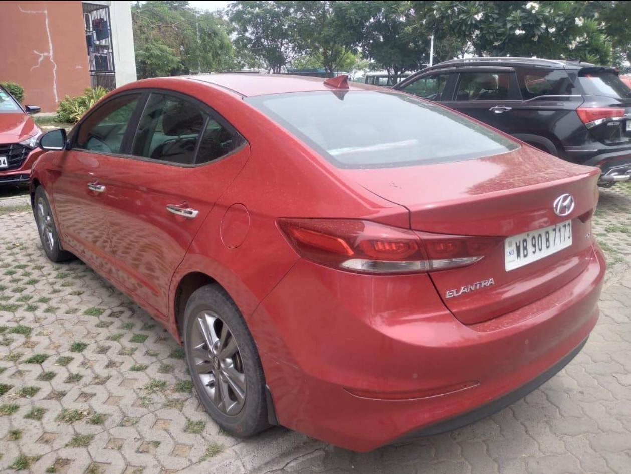 Elantra image 2 Elantra image 2