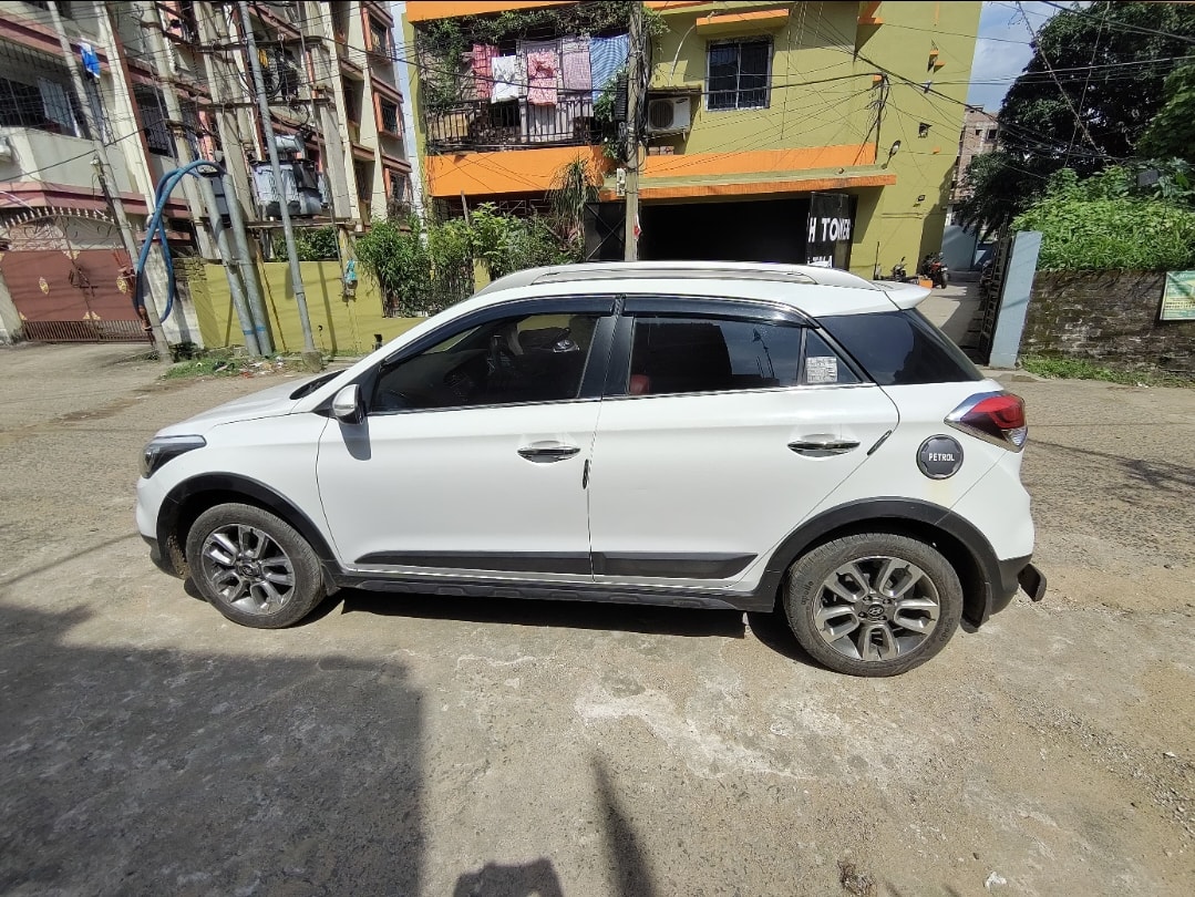 i20 Active image 2 i20 Active image 2