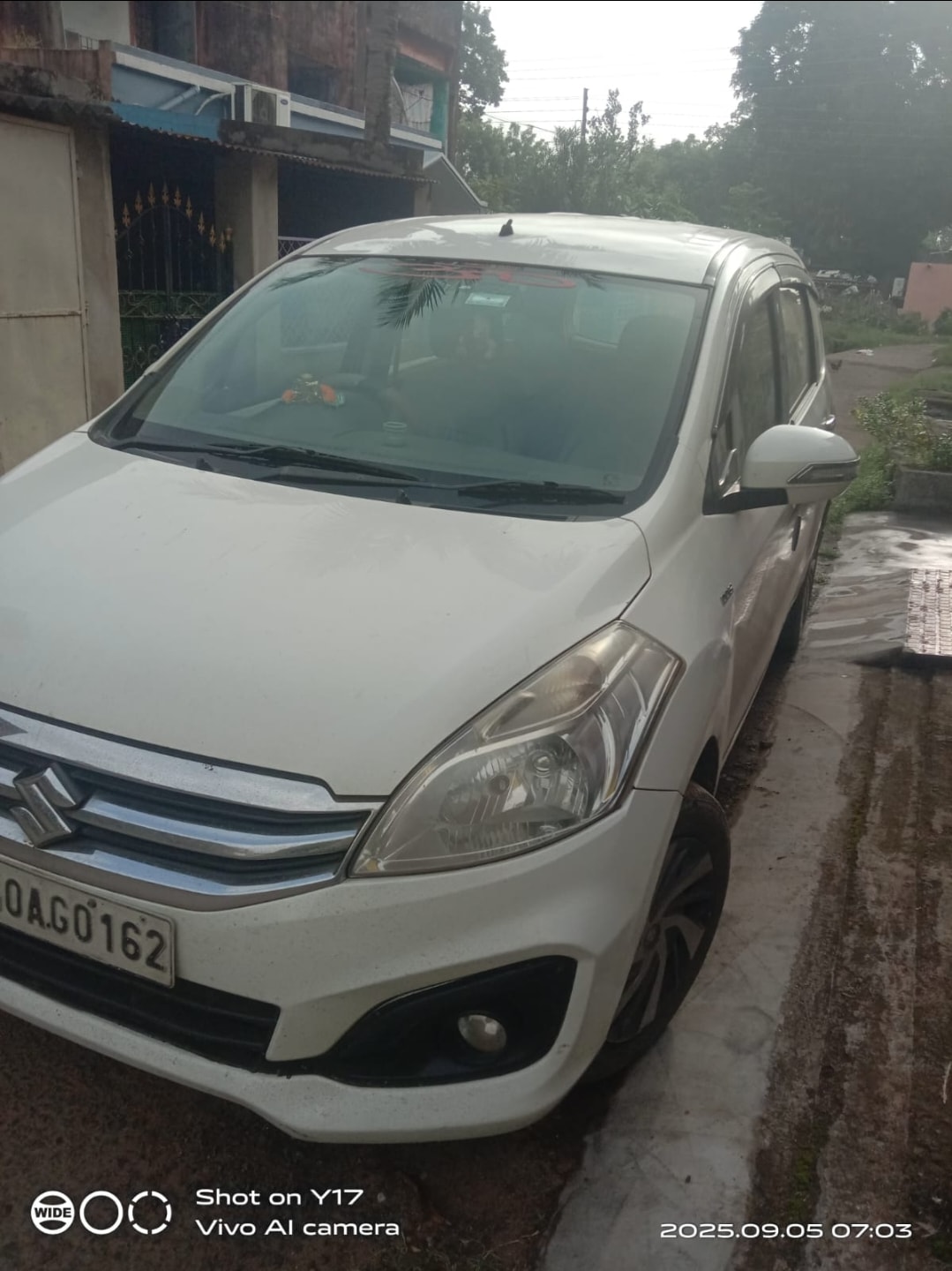 Ertiga image 2 Ertiga image 2