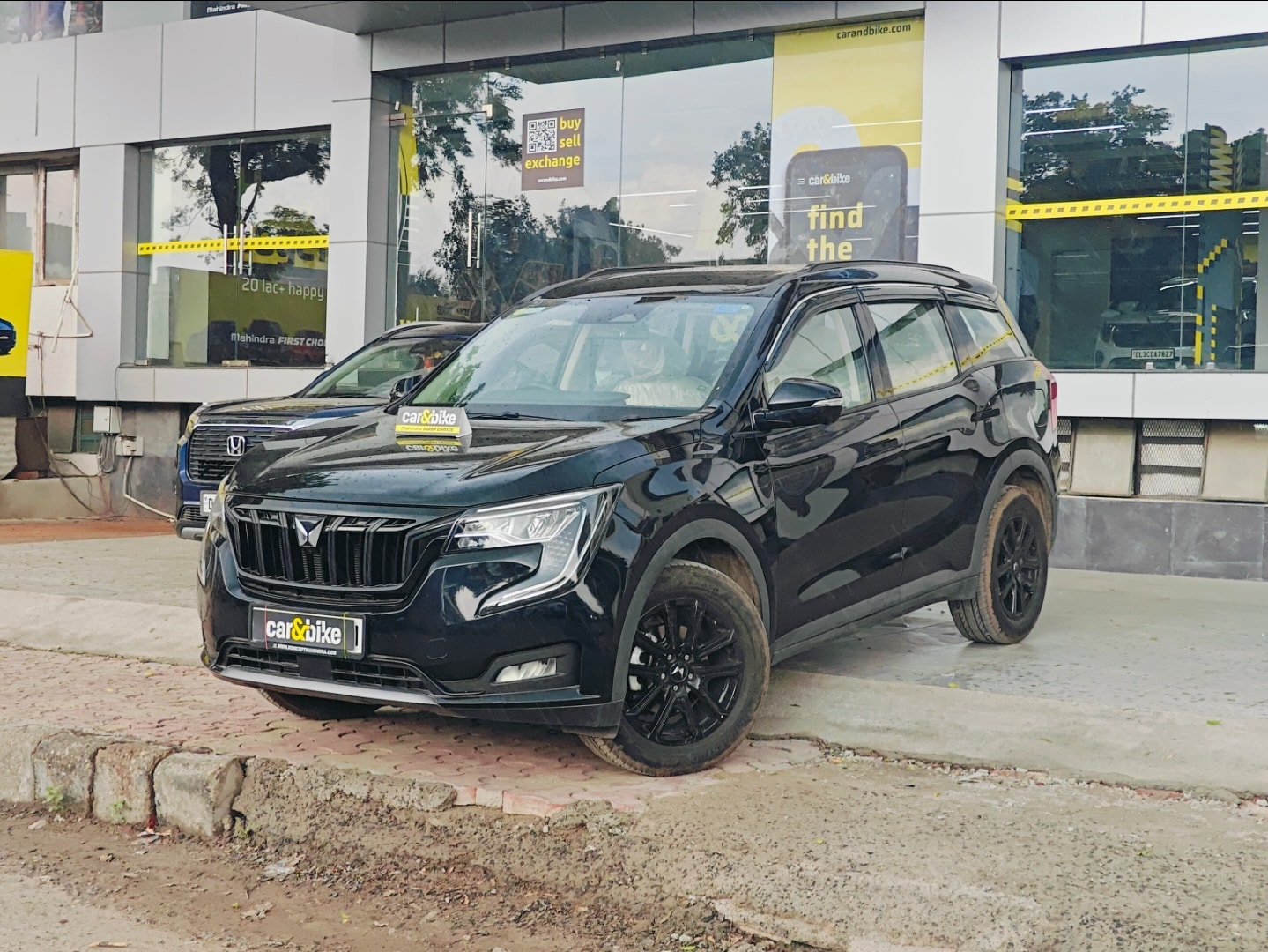 XUV700 image 1 XUV700 image 1