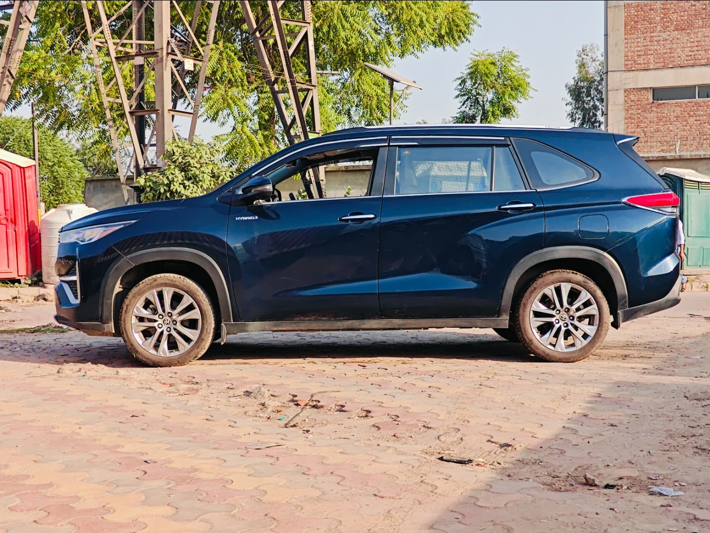 Innova Hycross image 2 Innova Hycross image 2