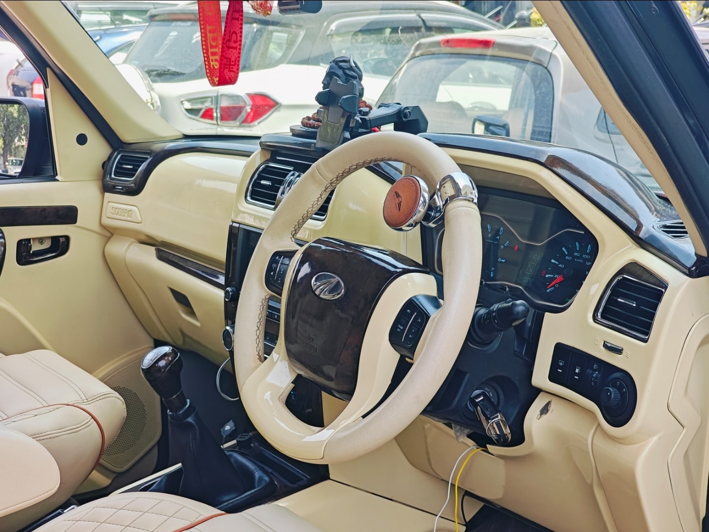 Scorpio image 11 Scorpio image 11