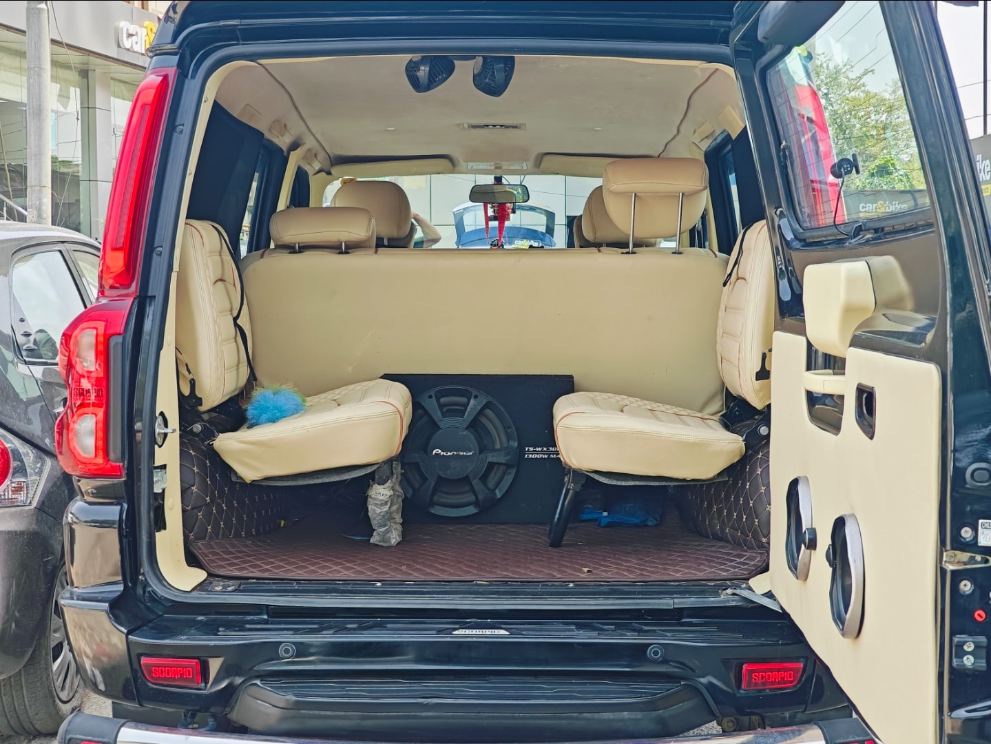 Scorpio image 9 Scorpio image 9