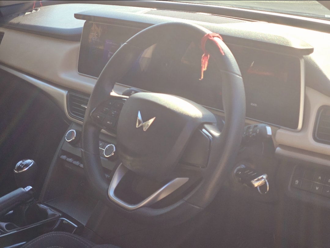 XUV700 image 11 XUV700 image 11