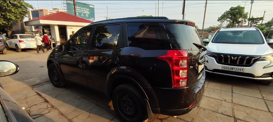 XUV500 image 1 XUV500 image 1