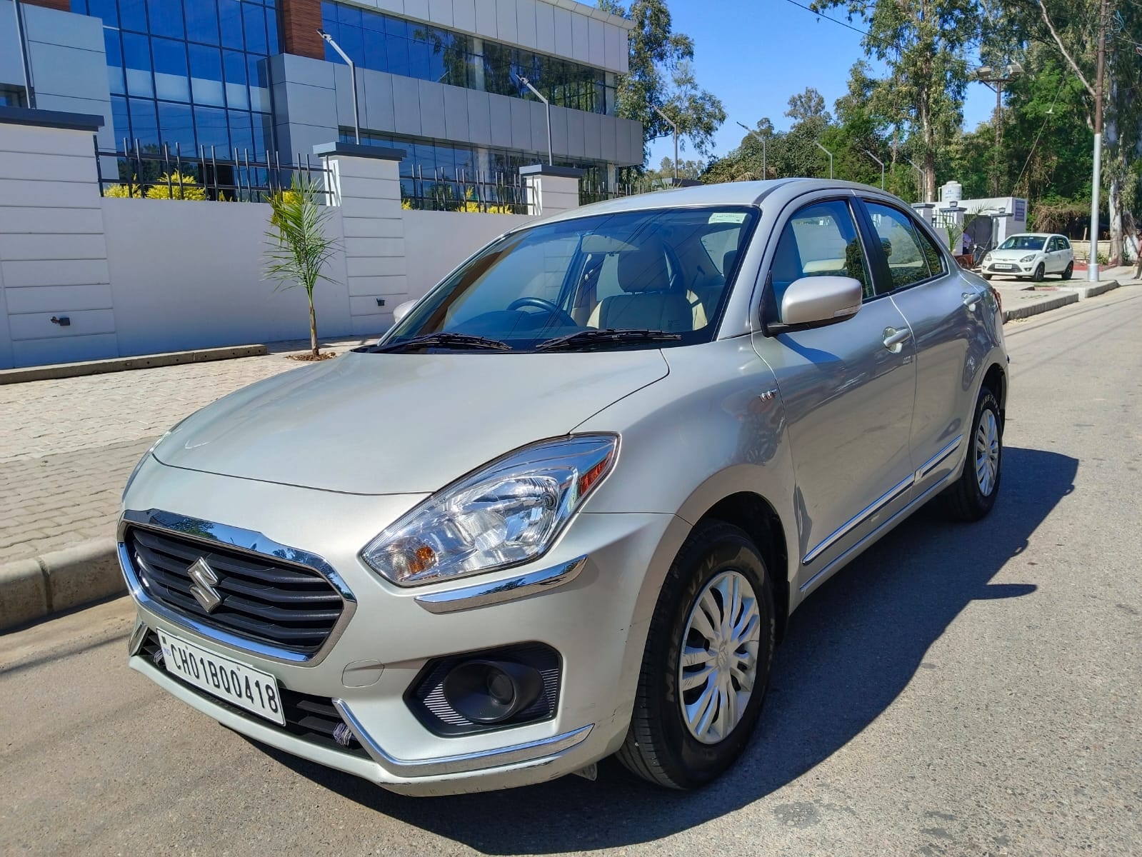 Swift DZire image 1 Swift DZire image 1