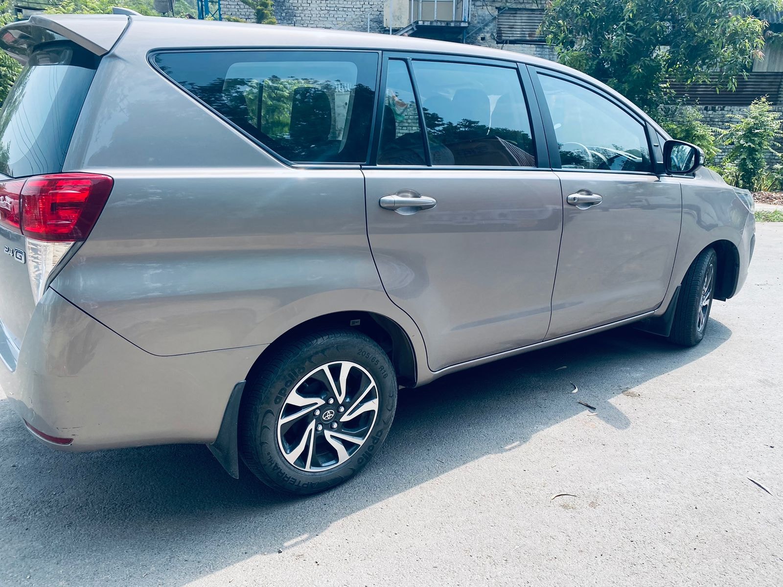 Innova Crysta image 6 Innova Crysta image 6