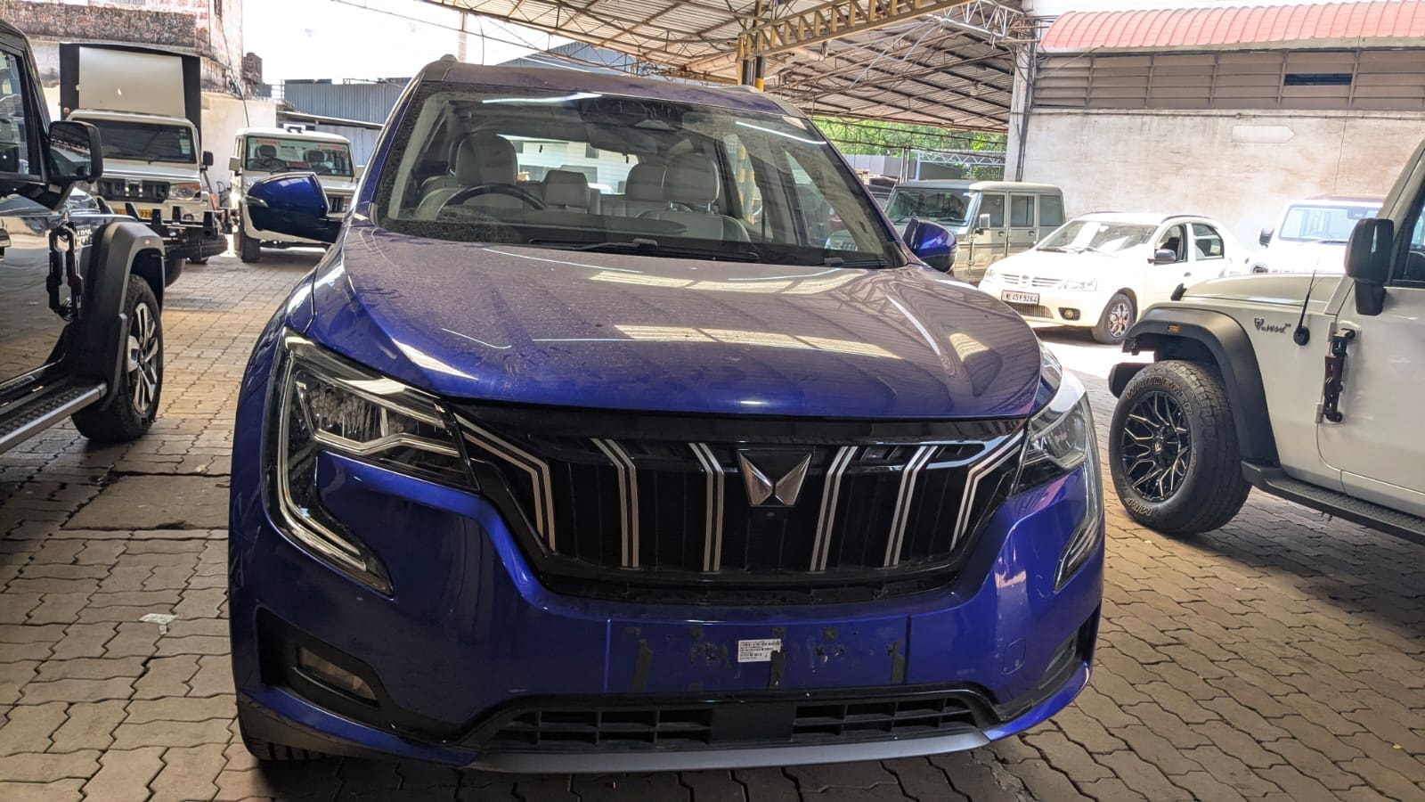 XUV700 image 1 XUV700 image 1