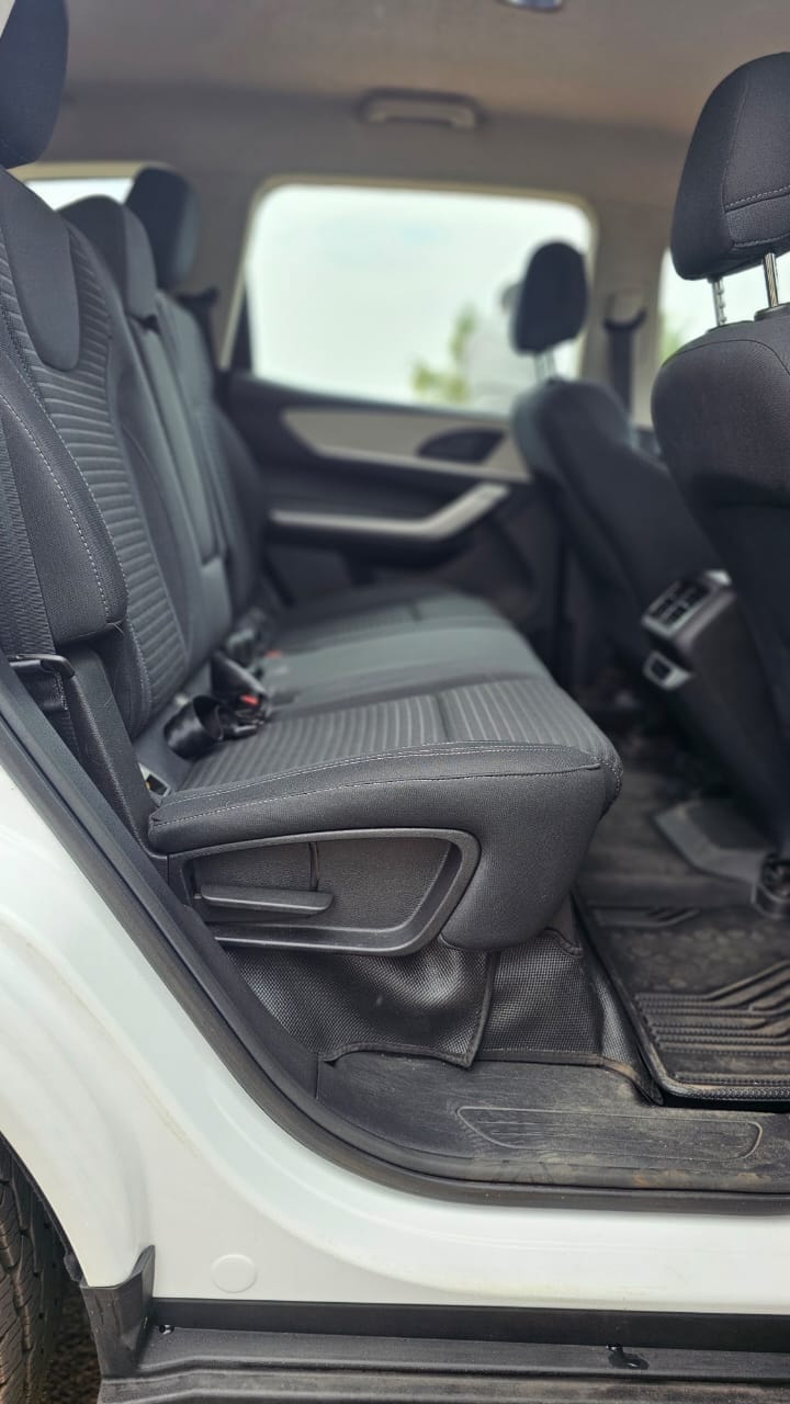 Used 2022 Mahindra XUV700 Used 2022 Mahindra XUV700