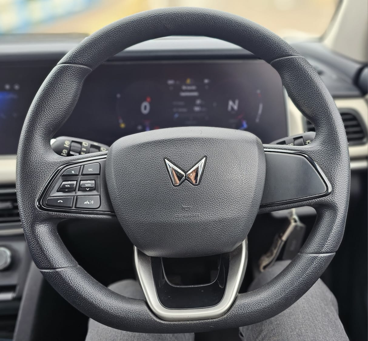 Used 2022 Mahindra XUV700 Used 2022 Mahindra XUV700