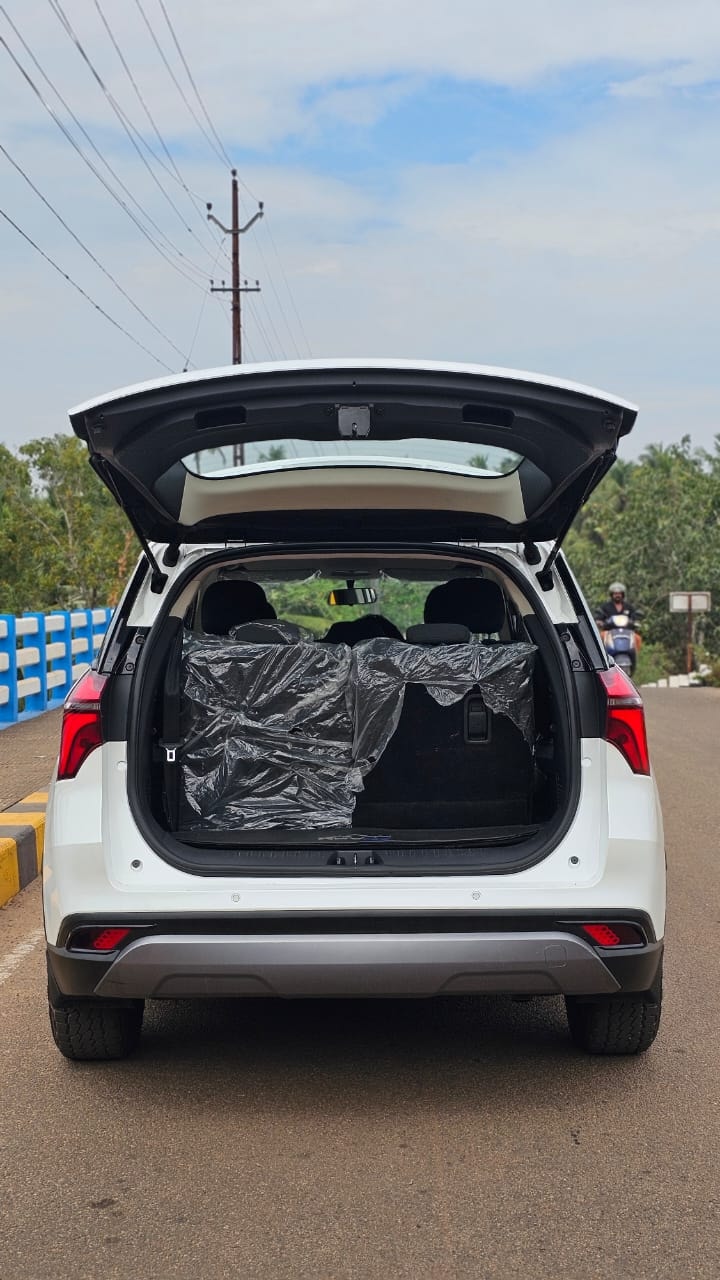 Used 2022 Mahindra XUV700 Used 2022 Mahindra XUV700