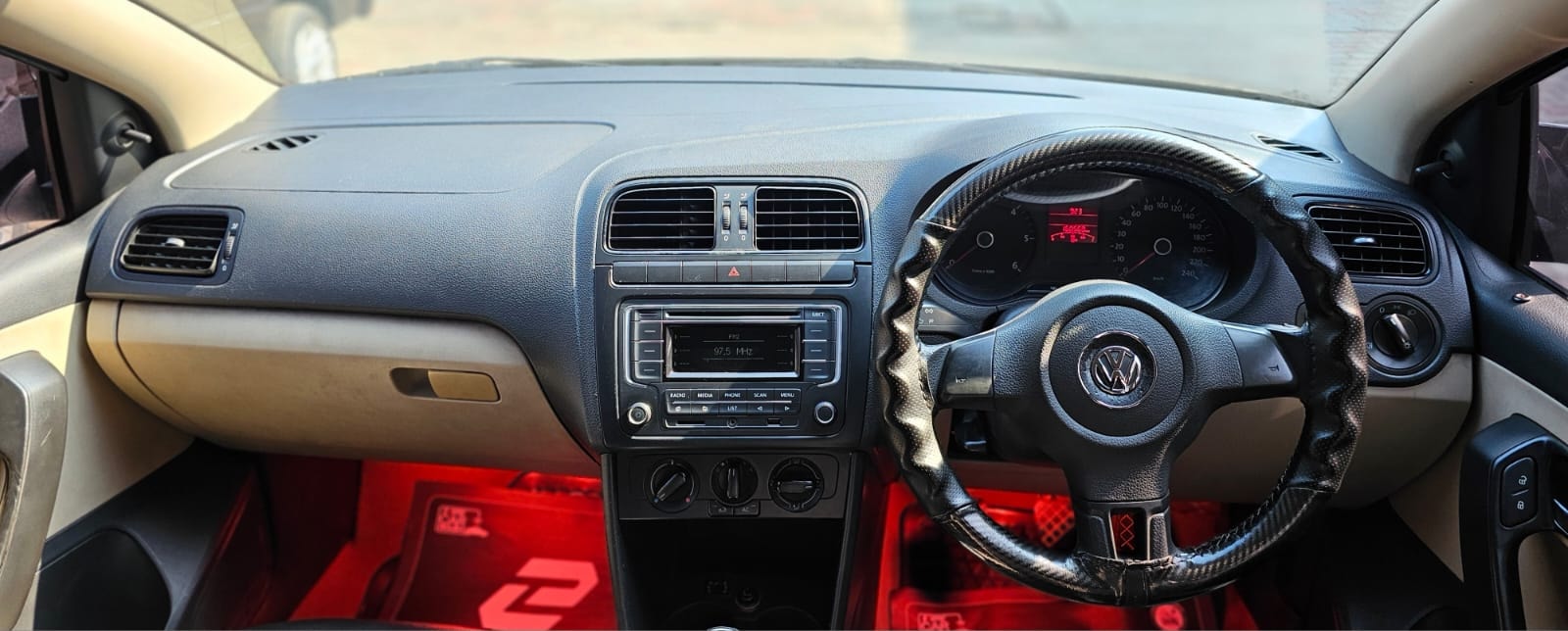 Polo image 12 Polo image 12