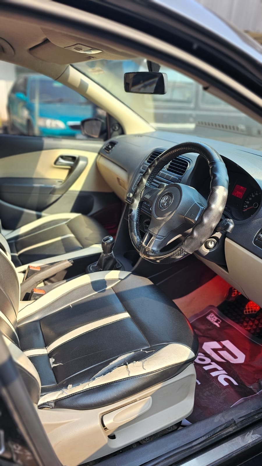 Polo image 14 Polo image 14