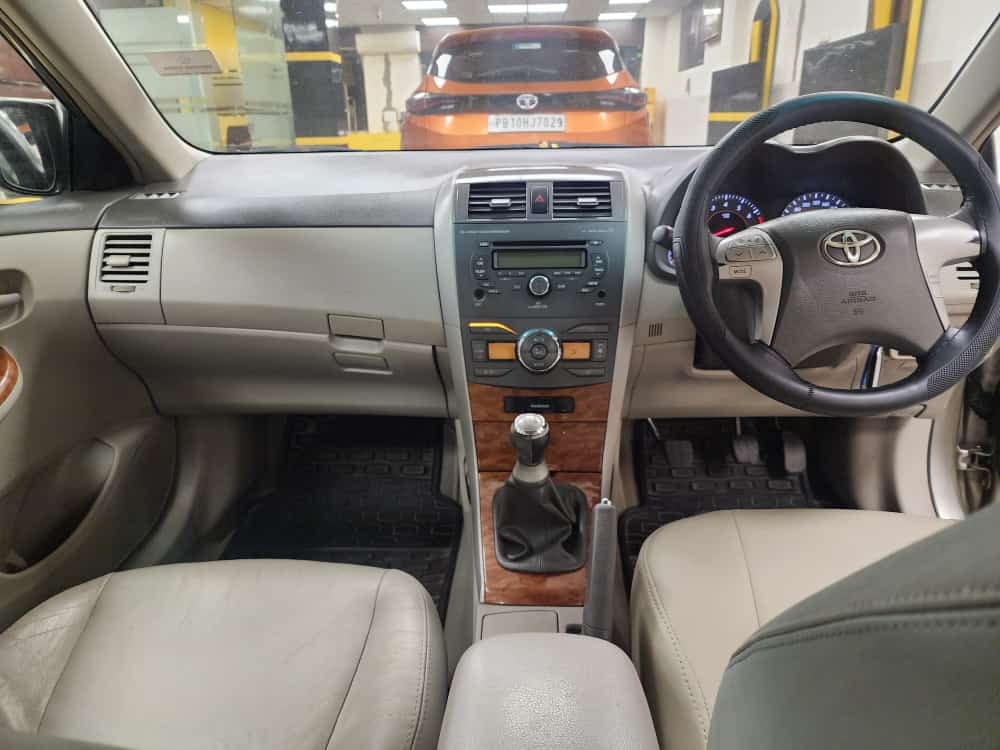 Corolla Altis image 7 Corolla Altis image 7