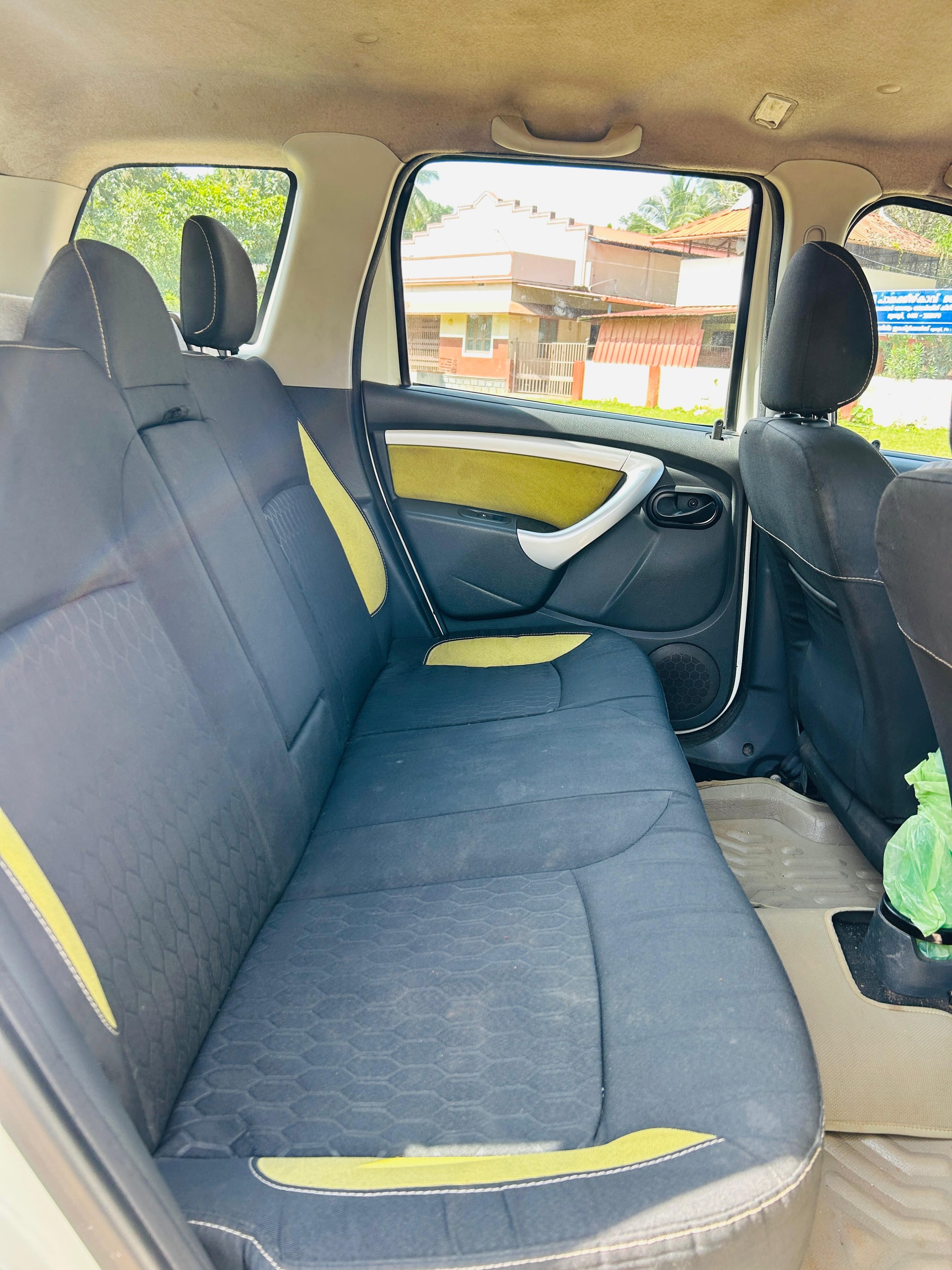 Duster image 9 Duster image 9