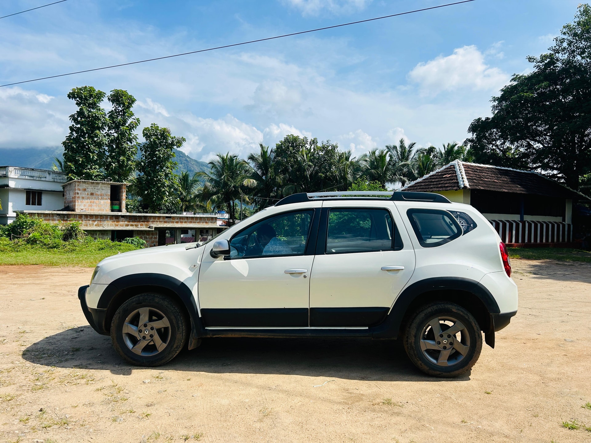 Duster image 2 Duster image 2