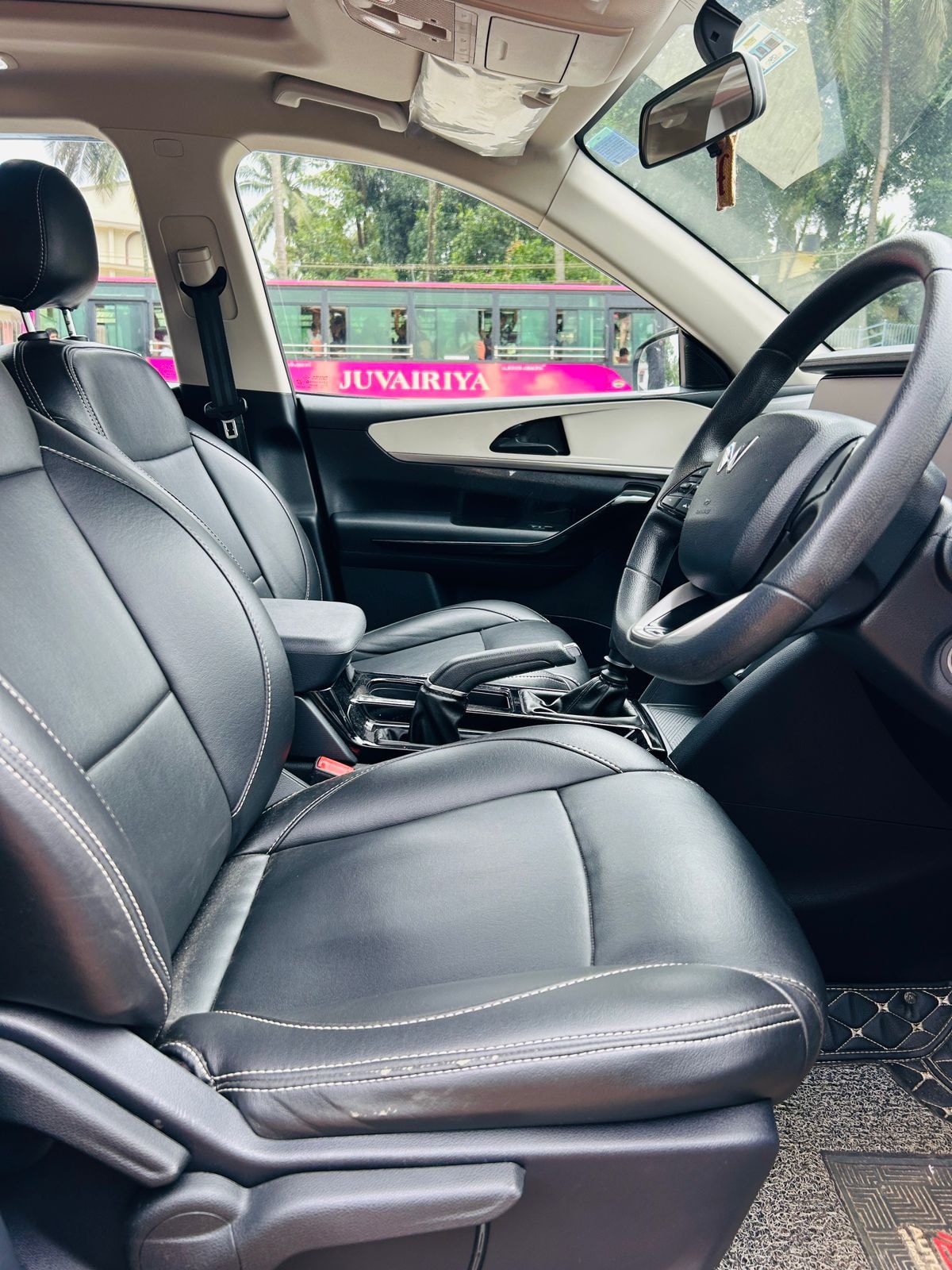 Used 2022 Mahindra XUV700 Used 2022 Mahindra XUV700